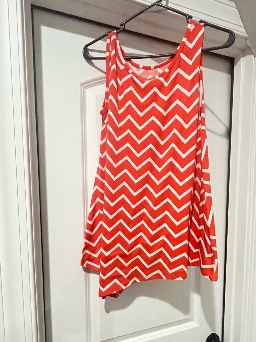 Women’s Chevron Tank Top - Coral Red & White
